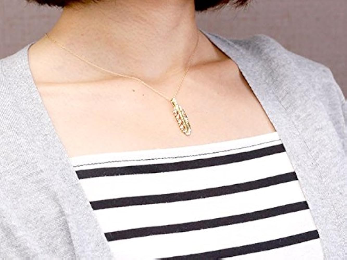 Amazon.co.jp: [アトラス] Atrus フェザーネックレス 羽